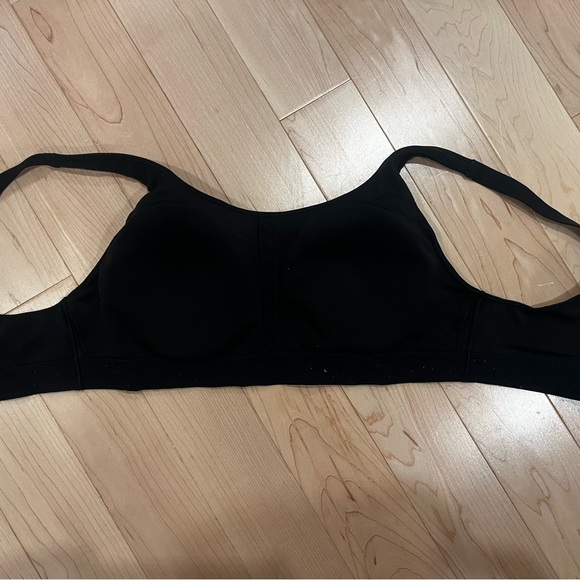 lululemon Classic Black Sports Bra size 10 C/D - Picture 4 of 5